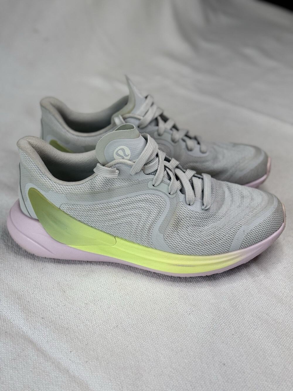 Lululemon Blissfeel 2 Women’s Running Shoe Vapor Faded Zap Meadowsweet Pink 8.5